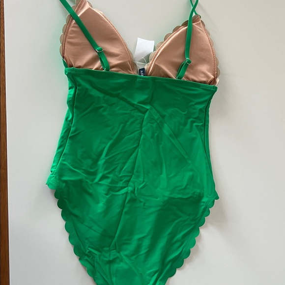 JCrew Green Scalloped Women's Bodysuit NWT - Picture 2 of 2